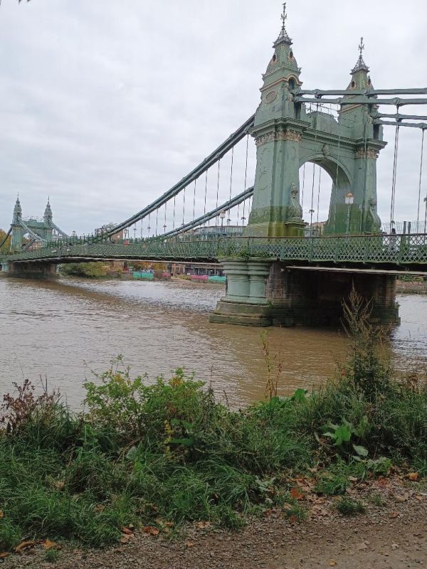 Hammersmith Bridge